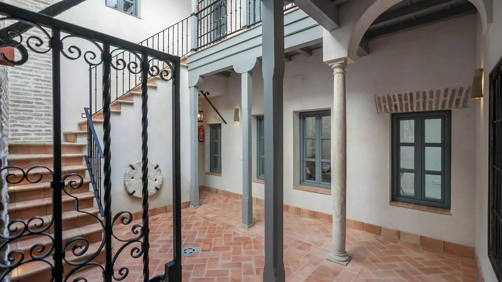 Apartamentos Tintes12 Seville 0*,  Spain