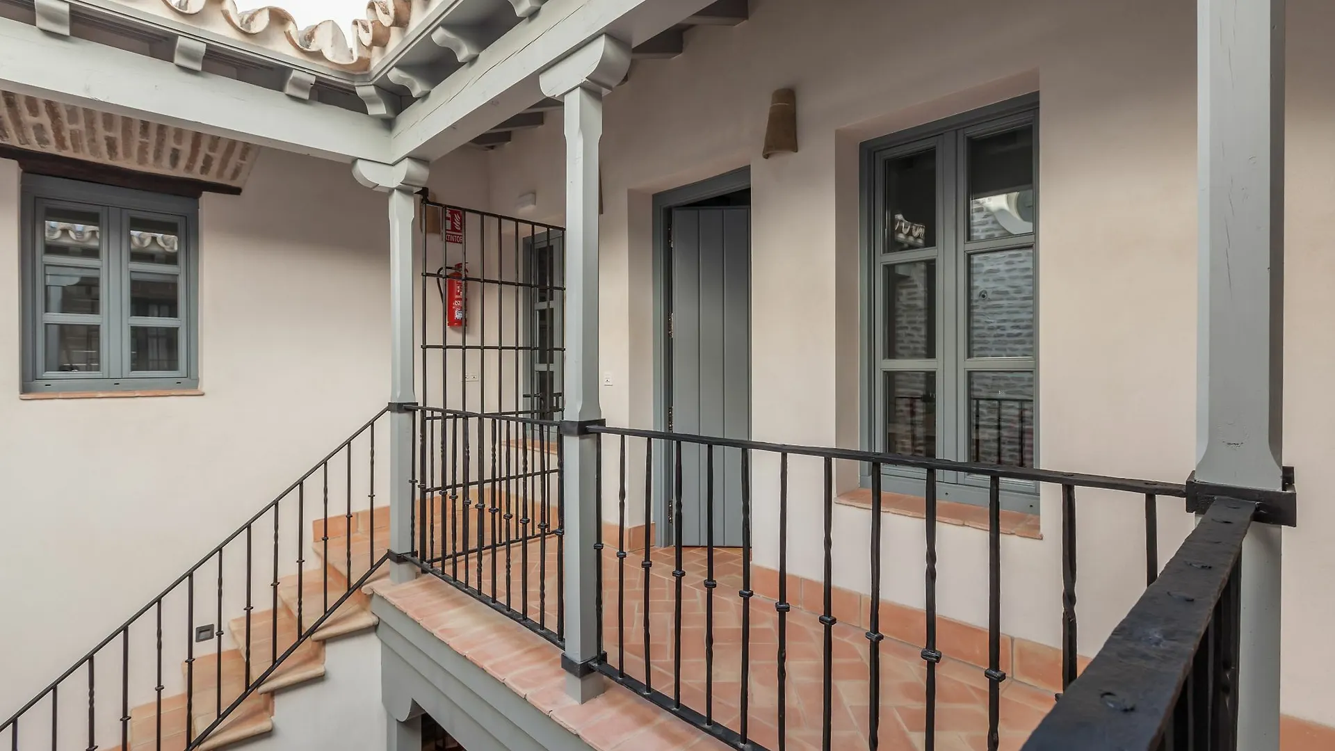 Apartamentos Tintes12 Seville 0*,  Spain
